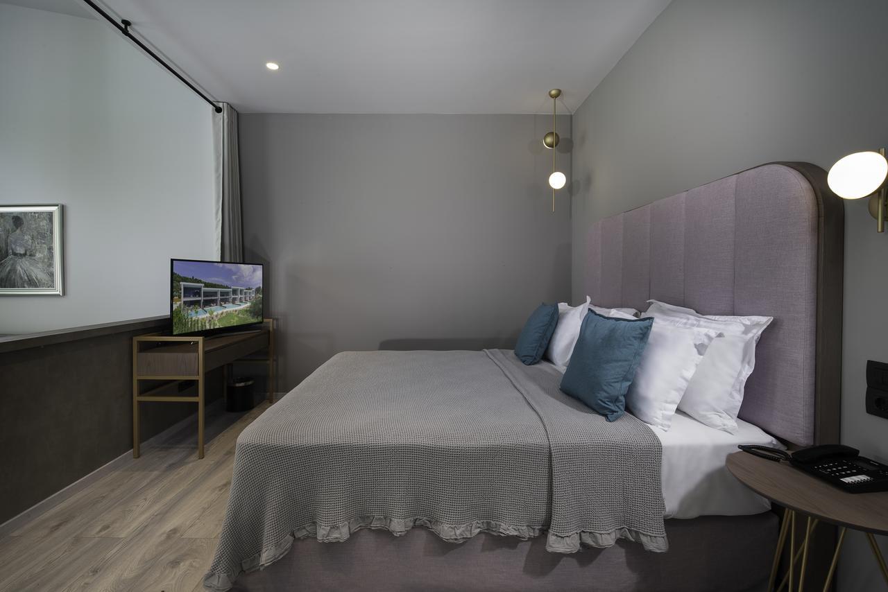 Lagomandra Beach Hotel Отель 4*